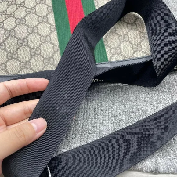 100% Authentic Gucci Web GG Supreme Messenger Crossbody Bag - Picture 14 of 15